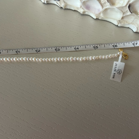 Julie Vos Pearl Necklace with Gold Medallion - Picture 4 of 5